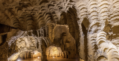 Las cuevas de Hércules en tánger son uno de los lugares más bonitos que podrás visitar.