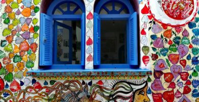 Arte callejero en Asilah, donde los murales sobre las paredes enbellecen la ciudad